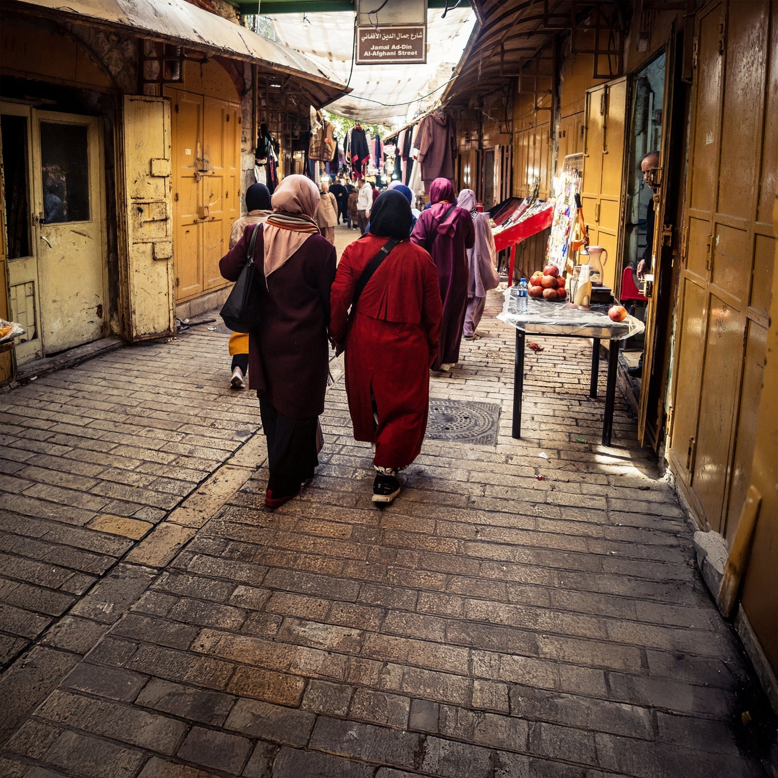 empty shops and streets in Hebron